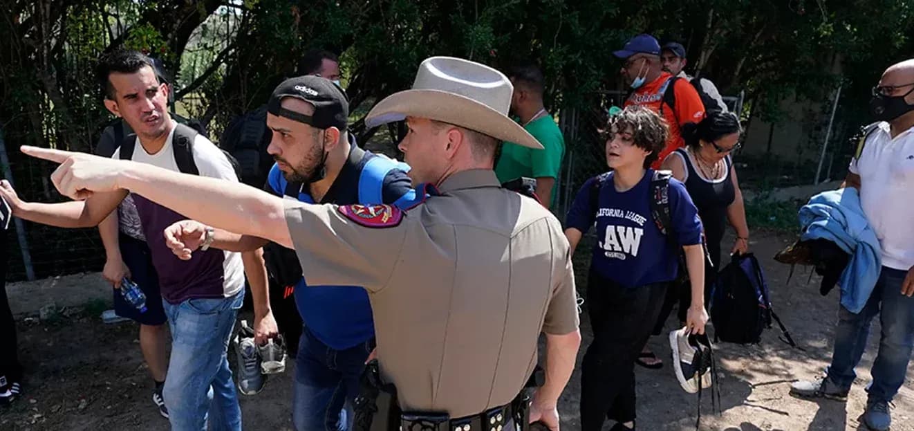 Bipartisan Bill To Extend Title 42 Latest Sign Of Moderate Dem Opposition To Biden Border Move